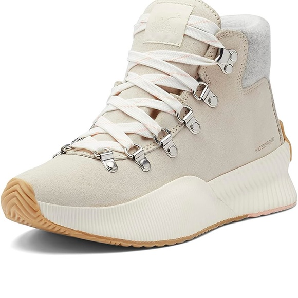 Sorel Women’s Winter Boots - Picture 4 of 5